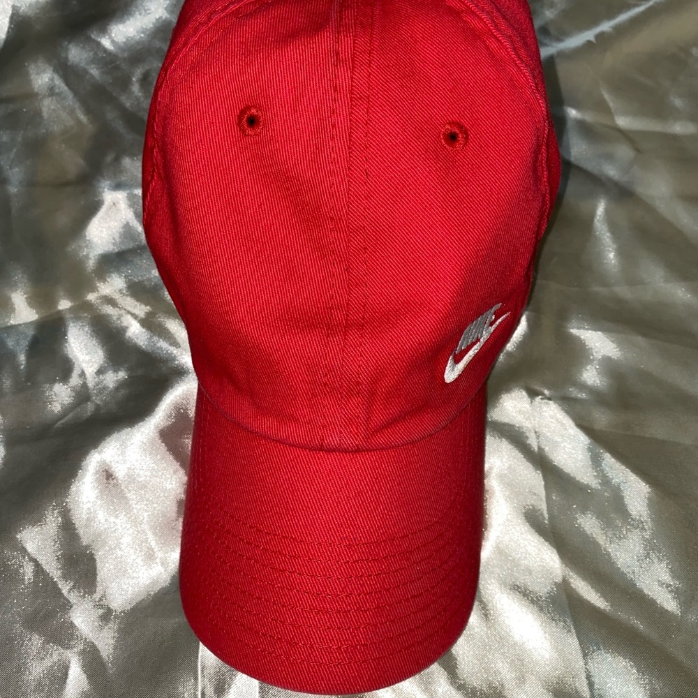 Nike red dad hat/baseball hat.